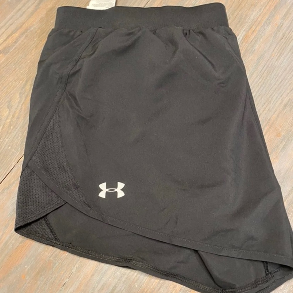 NWT XL under armour loose fit shorts